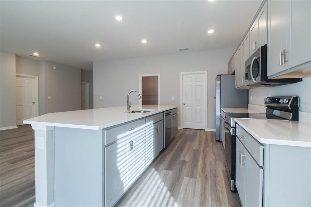 En Renta: $2,295 (4 camas, 2 baños, 2029 Pies cuadrados)