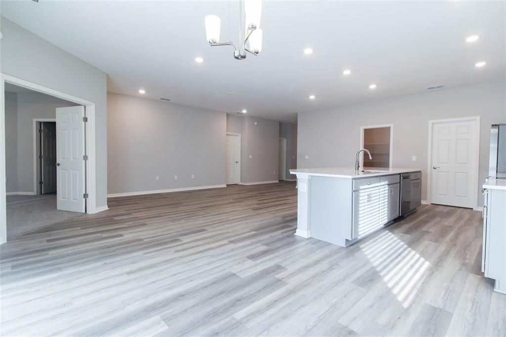 En Renta: $2,295 (4 camas, 2 baños, 2029 Pies cuadrados)