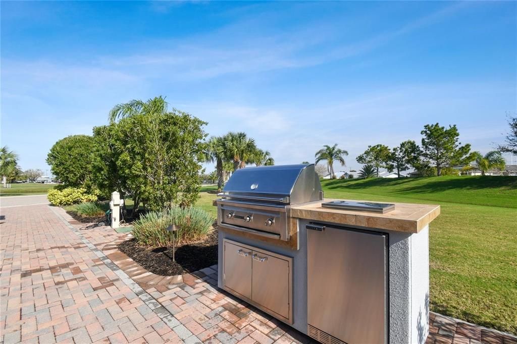 待售: $309,000 (1 贝兹, 1 浴室, 300 平方英尺)