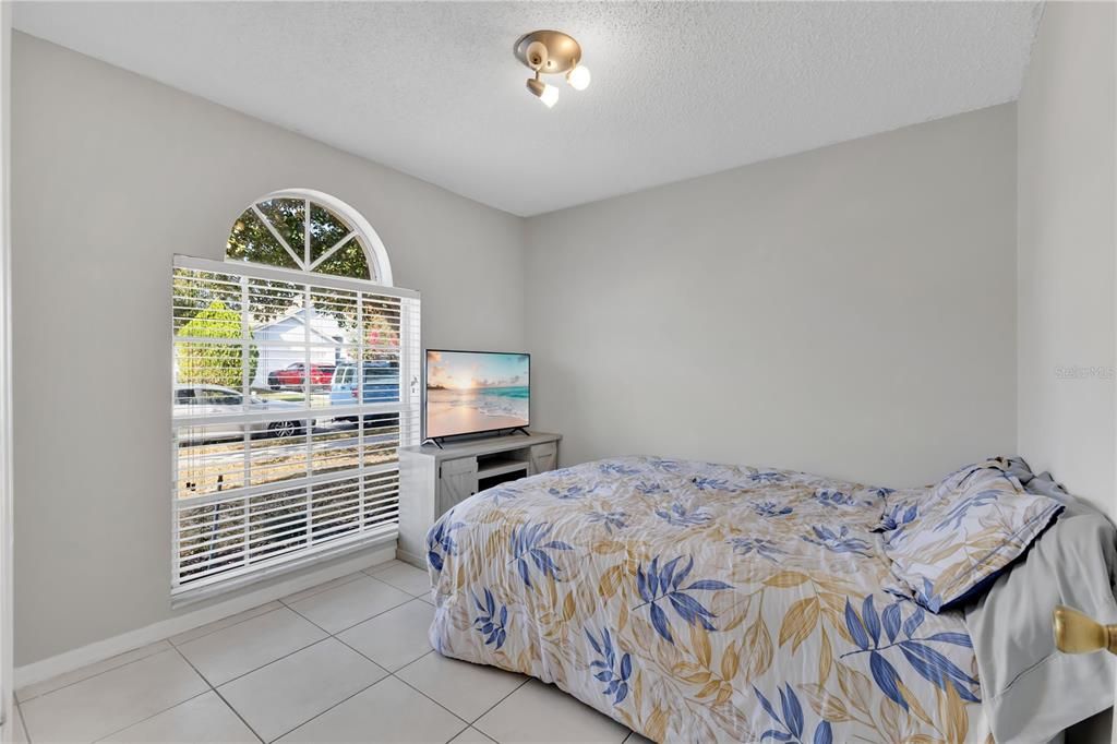 For Sale: $330,000 (4 beds, 2 baths, 1244 Square Feet)