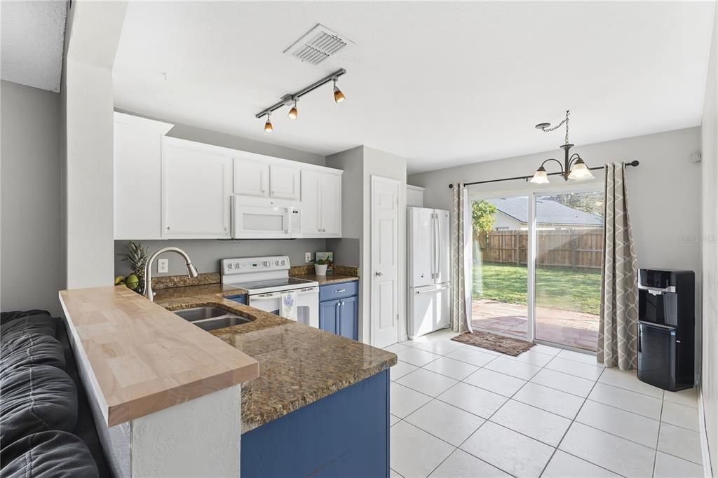 For Sale: $330,000 (4 beds, 2 baths, 1244 Square Feet)