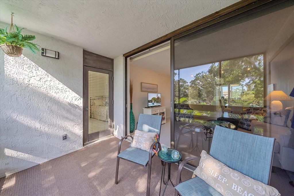 For Sale: $549,000 (2 beds, 2 baths, 1260 Square Feet)