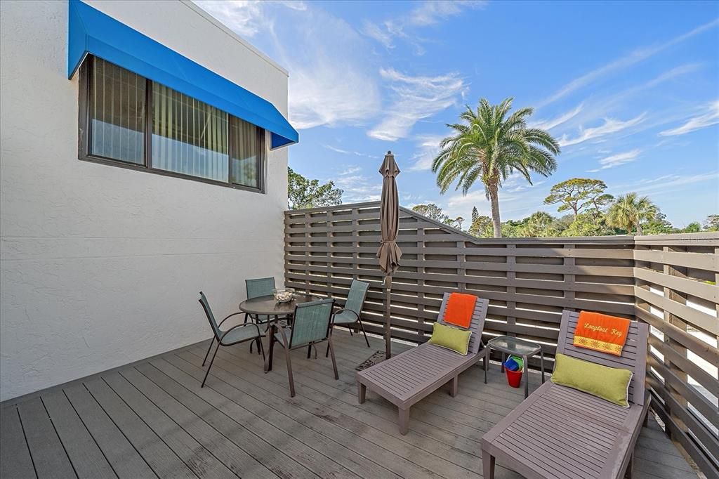 For Sale: $549,000 (2 beds, 2 baths, 1260 Square Feet)