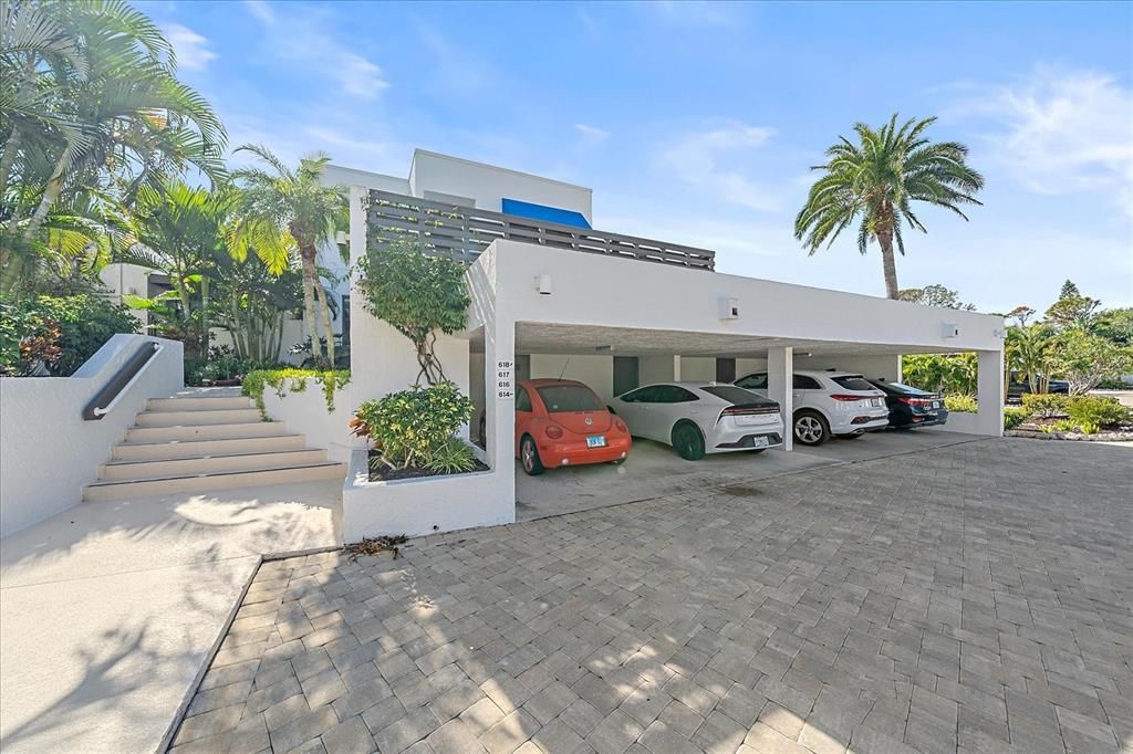 For Sale: $549,000 (2 beds, 2 baths, 1260 Square Feet)