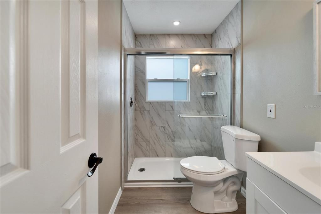 For Rent: $1,650 (2 beds, 1 baths, 845 Square Feet)