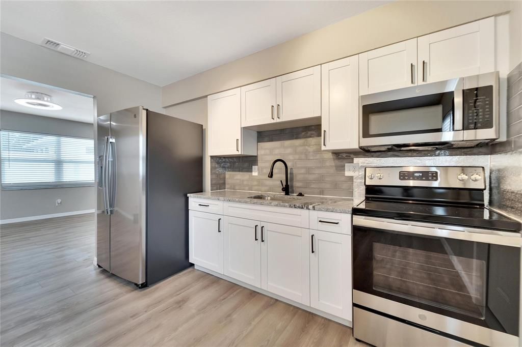 For Rent: $1,650 (2 beds, 1 baths, 845 Square Feet)