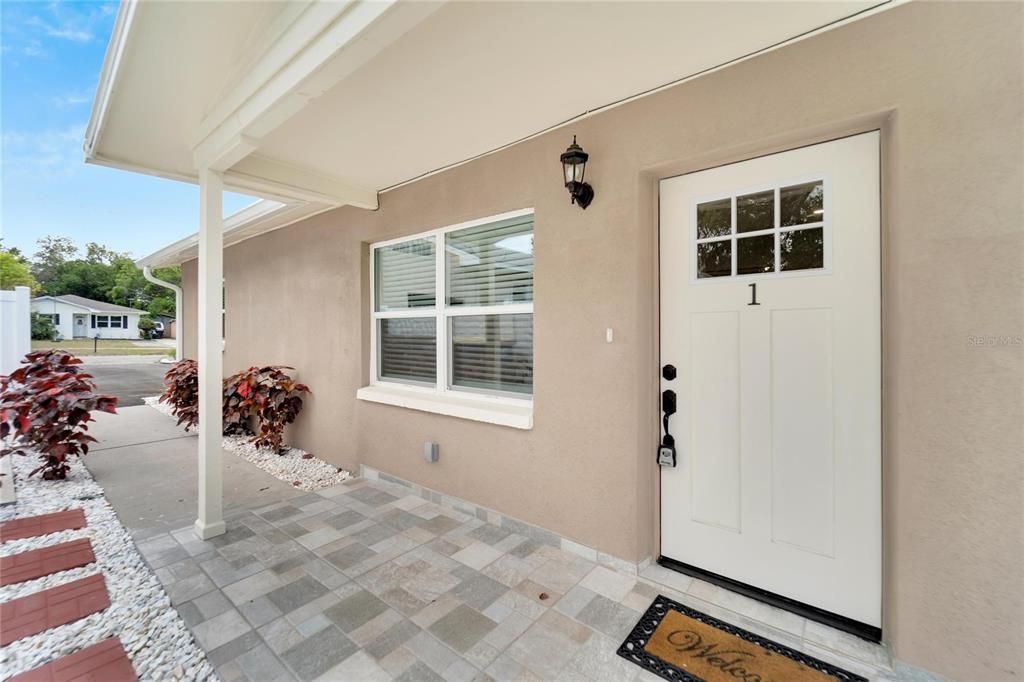 For Rent: $1,650 (2 beds, 1 baths, 845 Square Feet)