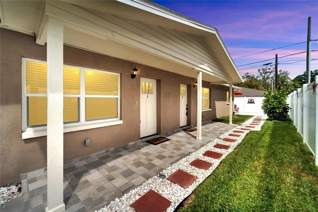 For Rent: $1,650 (2 beds, 1 baths, 845 Square Feet)