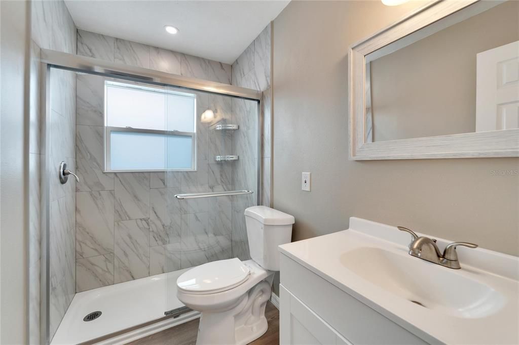 For Rent: $1,650 (2 beds, 1 baths, 845 Square Feet)