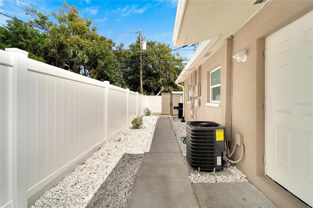 For Rent: $1,650 (2 beds, 1 baths, 845 Square Feet)