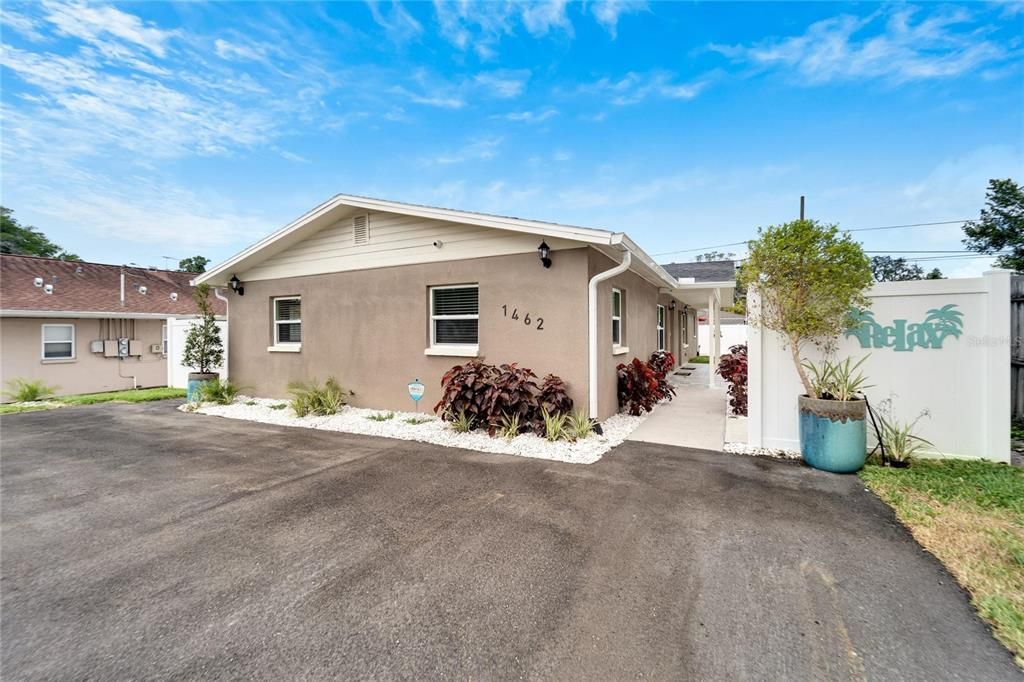 For Rent: $1,650 (2 beds, 1 baths, 845 Square Feet)