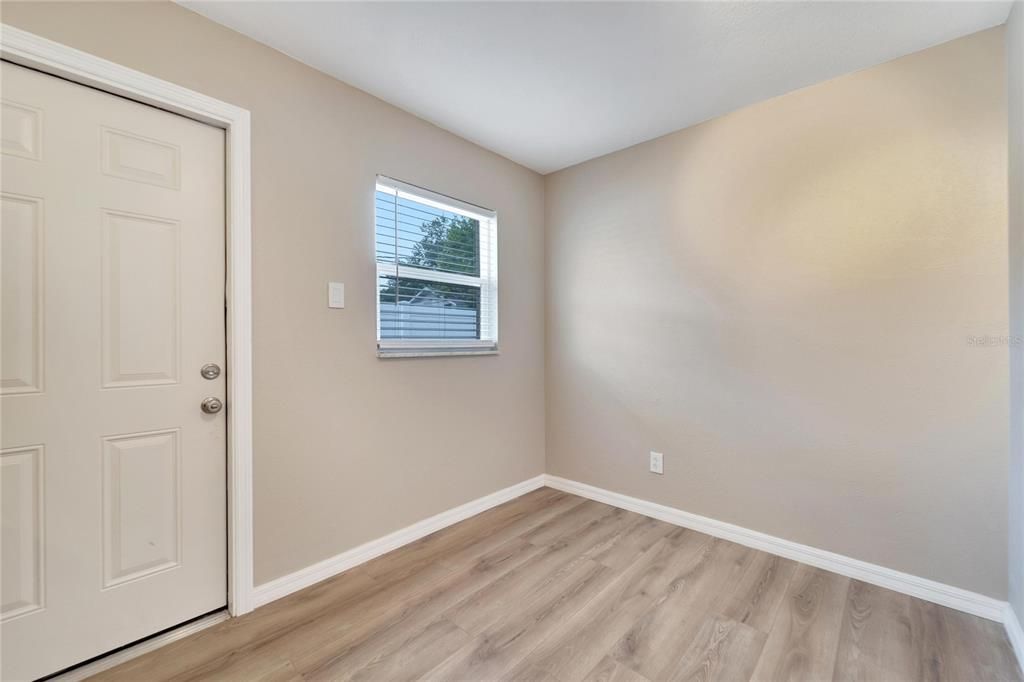 For Rent: $1,650 (2 beds, 1 baths, 845 Square Feet)