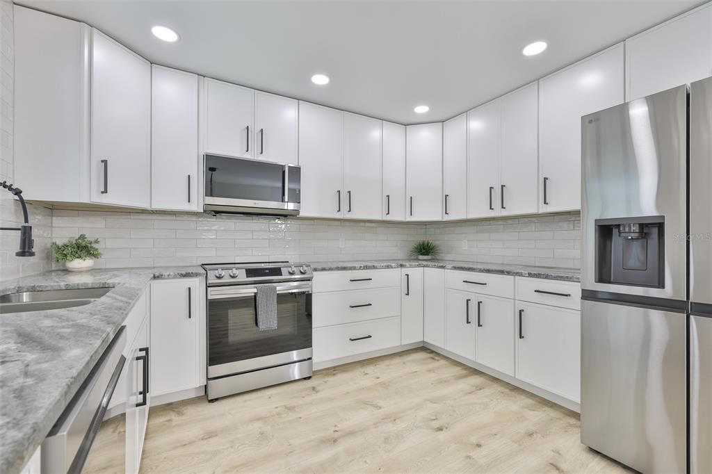 待售: $449,000 (3 贝兹, 2 浴室, 1049 平方英尺)