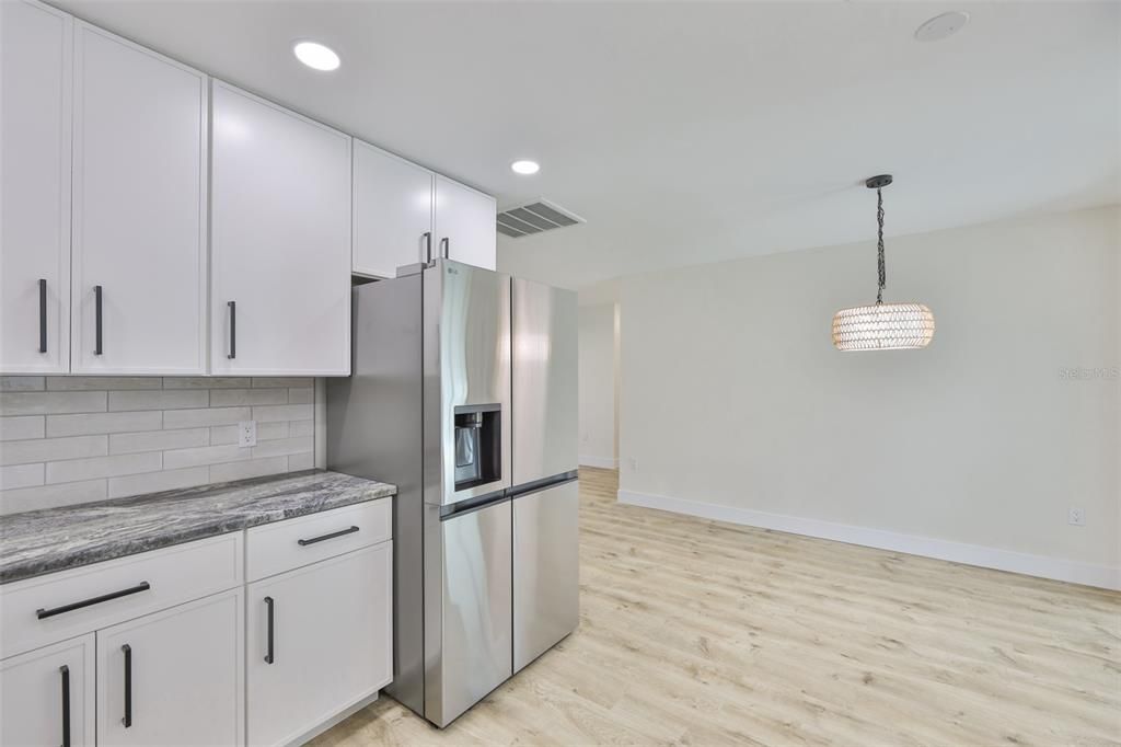 待售: $449,000 (3 贝兹, 2 浴室, 1049 平方英尺)