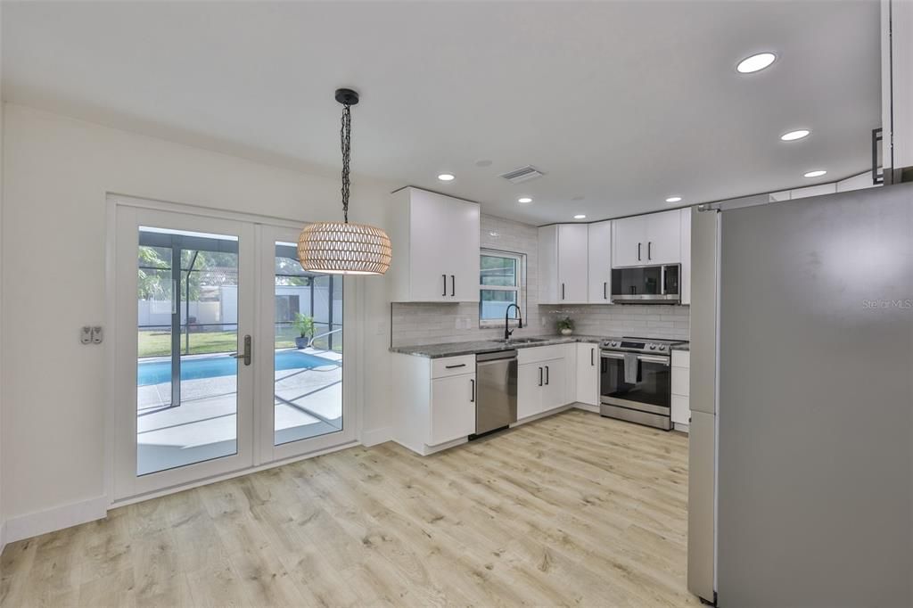 待售: $449,000 (3 贝兹, 2 浴室, 1049 平方英尺)