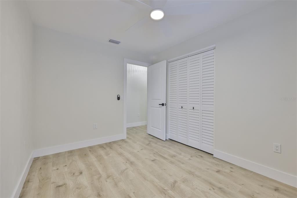 待售: $449,000 (3 贝兹, 2 浴室, 1049 平方英尺)