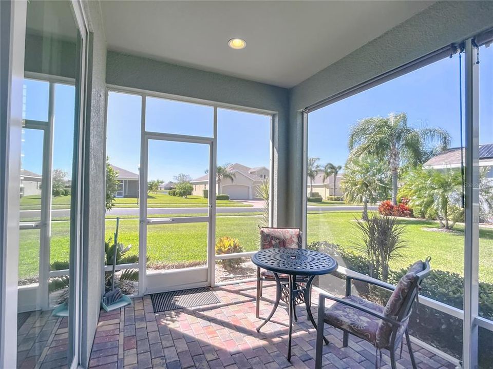 待售: $284,588 (2 贝兹, 2 浴室, 1493 平方英尺)