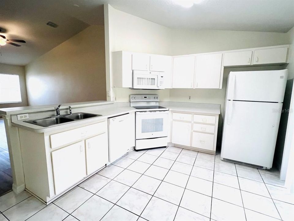 出租: $1,450 (2 贝兹, 2 浴室, 1022 平方英尺)