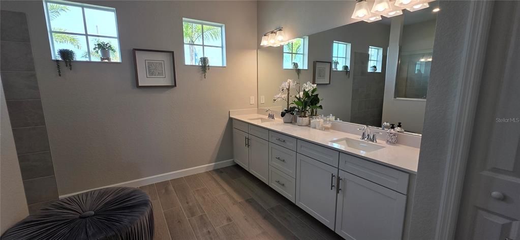 For Sale: $829,950 (3 beds, 3 baths, 2668 Square Feet)