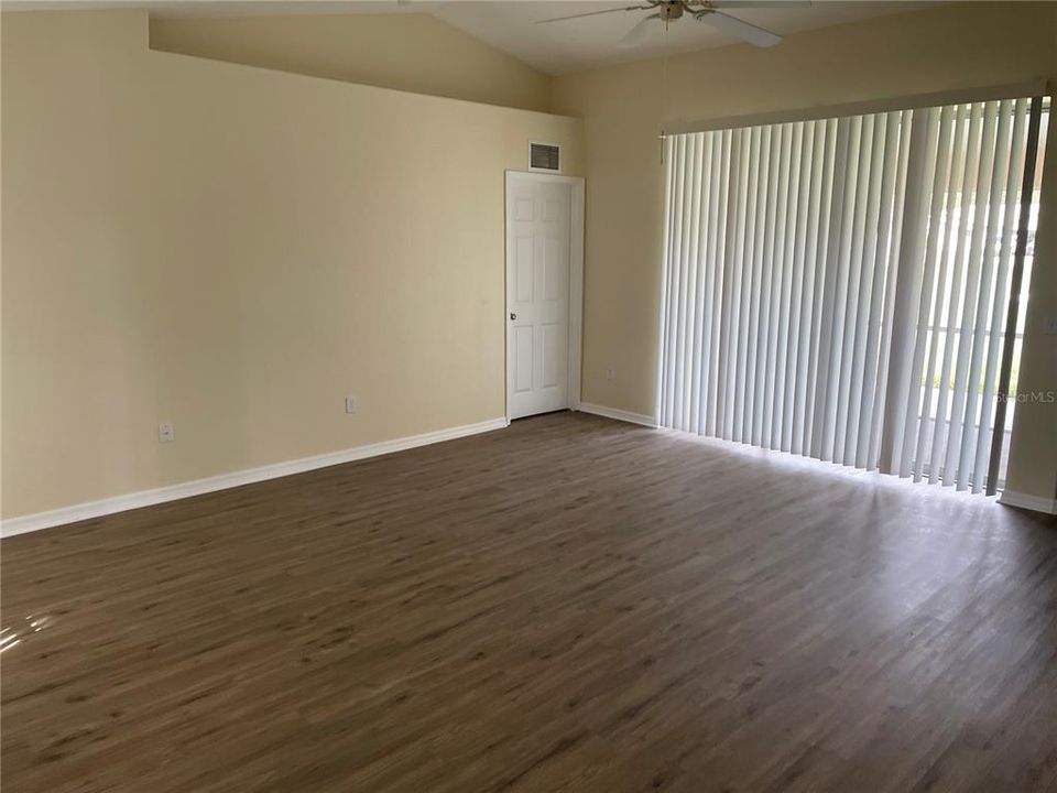 For Rent: $1,950 (3 beds, 2 baths, 1562 Square Feet)