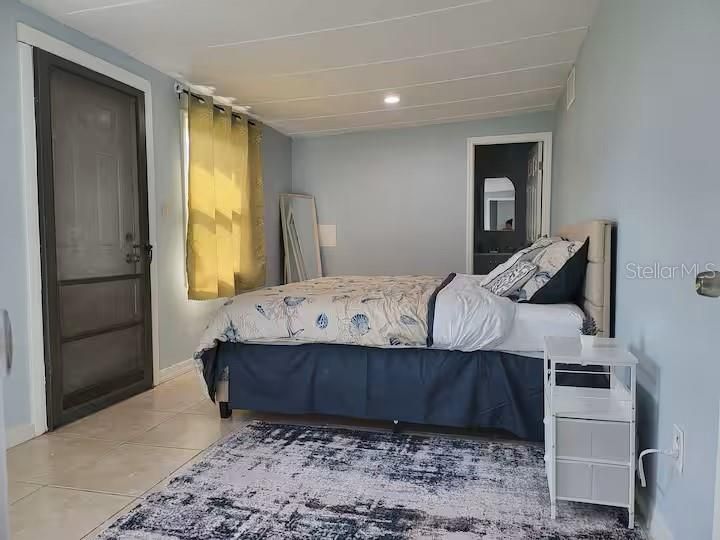 待售: $425,000 (4 贝兹, 2 浴室, 1172 平方英尺)