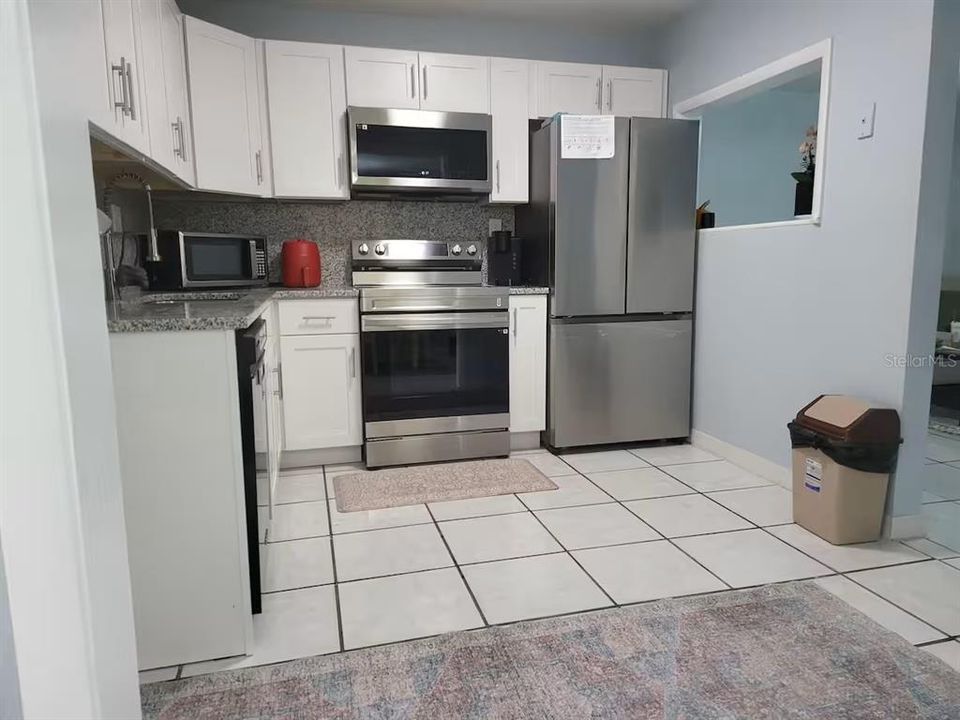 待售: $425,000 (4 贝兹, 2 浴室, 1172 平方英尺)