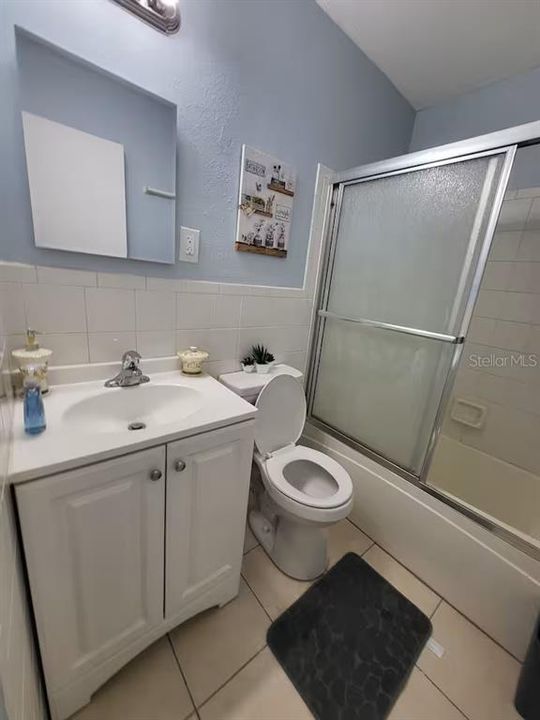 待售: $425,000 (4 贝兹, 2 浴室, 1172 平方英尺)