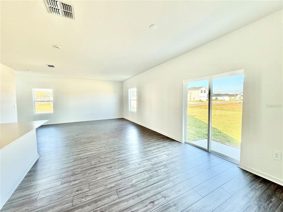 出租: $1,750 (4 贝兹, 2 浴室, 1879 平方英尺)