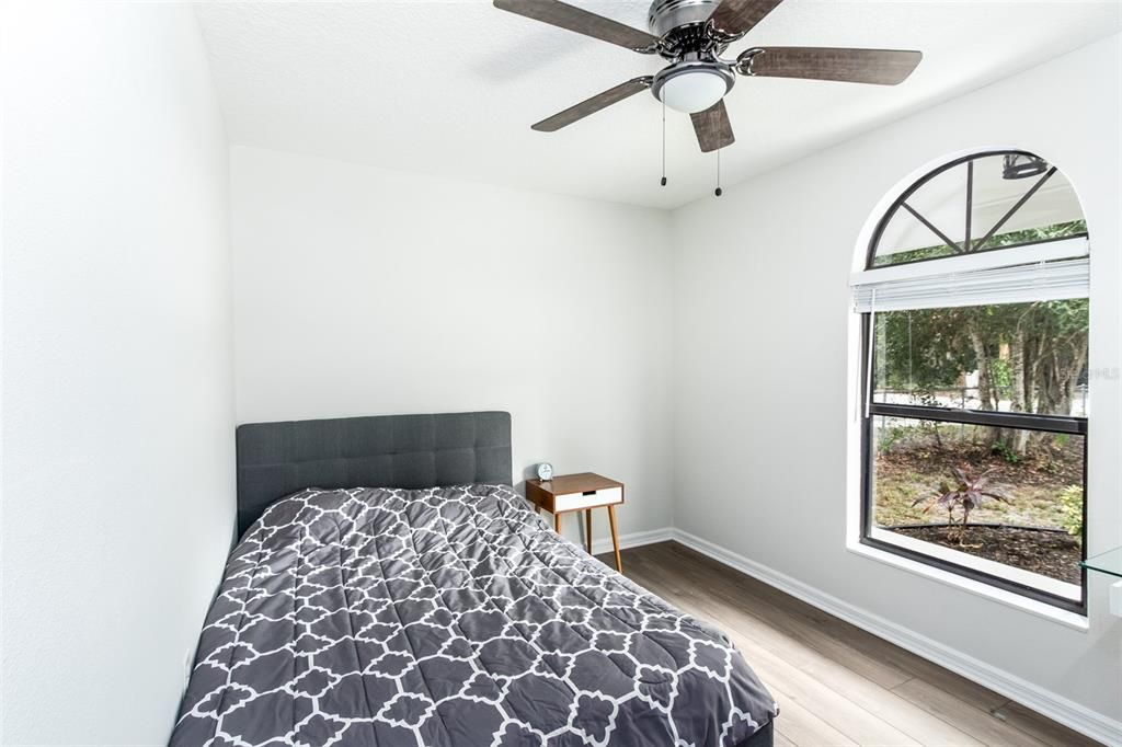 На продажу: $315,000 (3 спален, 1 ванн, 999 Квадратных фут)