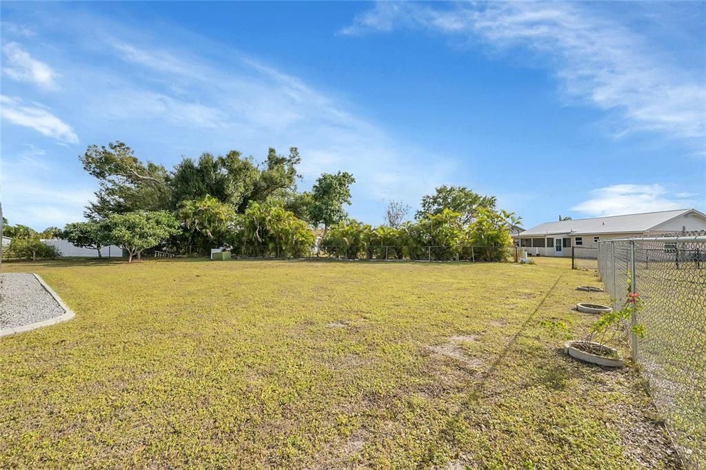 На продажу: $284,500 (2 спален, 2 ванн, 1299 Квадратных фут)