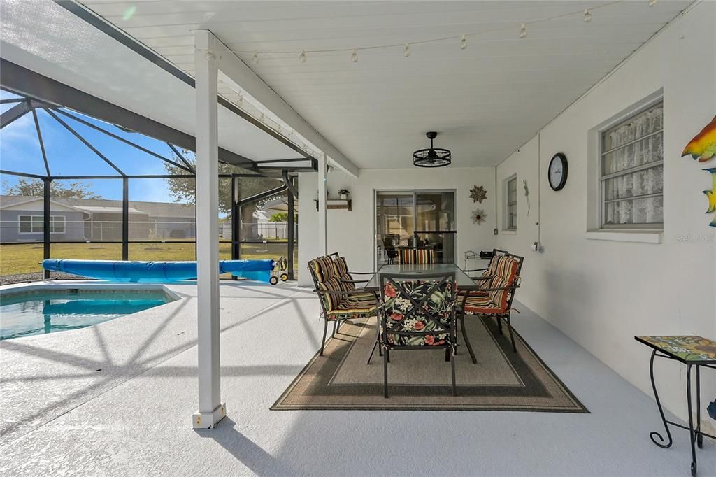 На продажу: $284,500 (2 спален, 2 ванн, 1299 Квадратных фут)