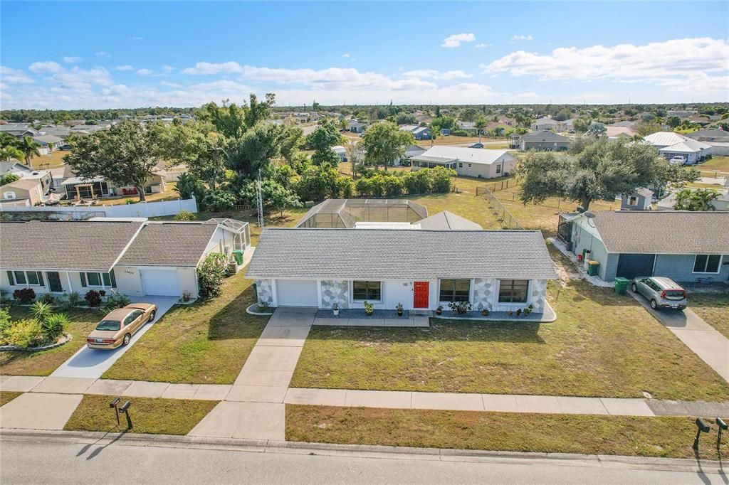 На продажу: $284,500 (2 спален, 2 ванн, 1299 Квадратных фут)