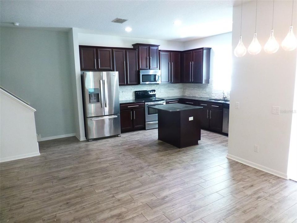 В аренду: $3,200 (3 спален, 2 ванн, 2230 Квадратных фут)