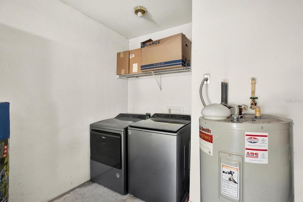 Под контрактом: $290,000 (3 спален, 2 ванн, 1262 Квадратных фут)