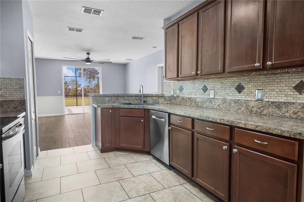 出租: $2,500 (3 贝兹, 2 浴室, 1526 平方英尺)