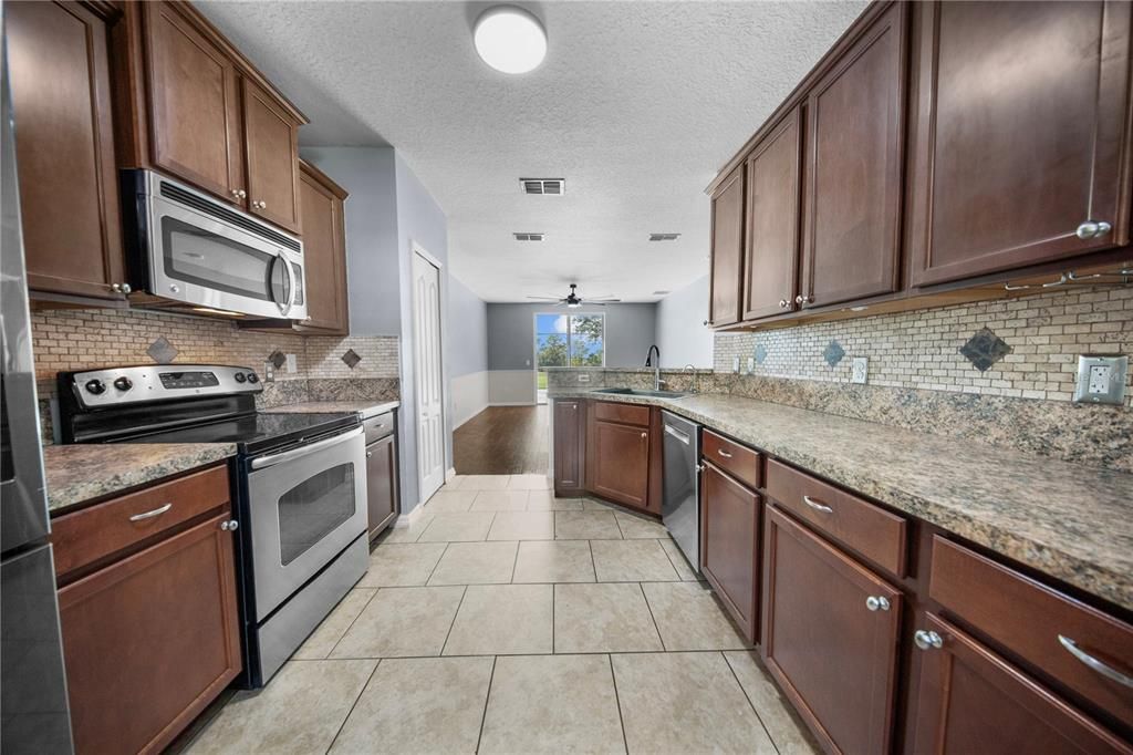 出租: $2,500 (3 贝兹, 2 浴室, 1526 平方英尺)