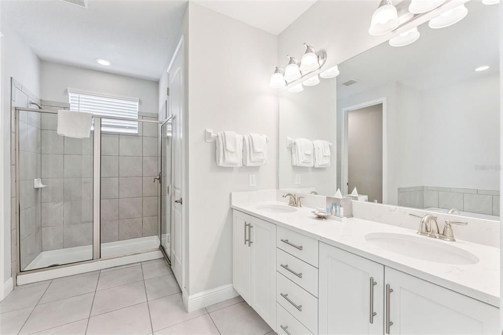 待售: $669,000 (6 贝兹, 6 浴室, 2831 平方英尺)