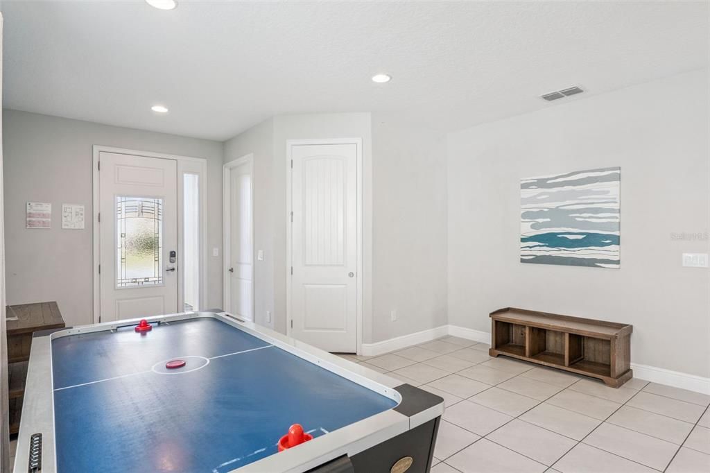 待售: $669,000 (6 贝兹, 6 浴室, 2831 平方英尺)