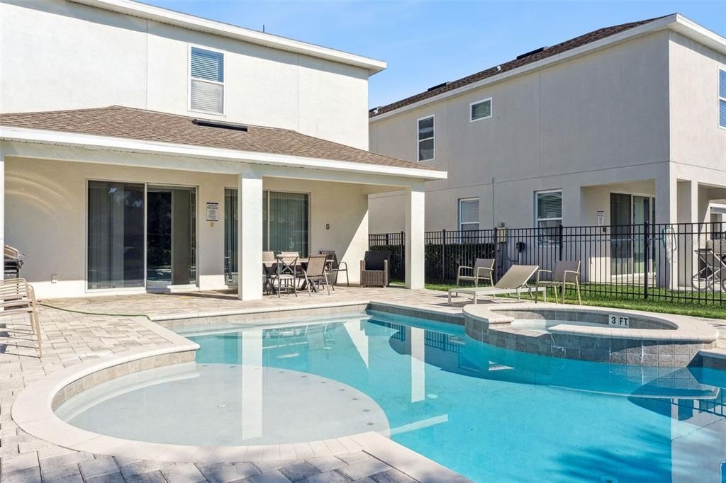 待售: $669,000 (6 贝兹, 6 浴室, 2831 平方英尺)