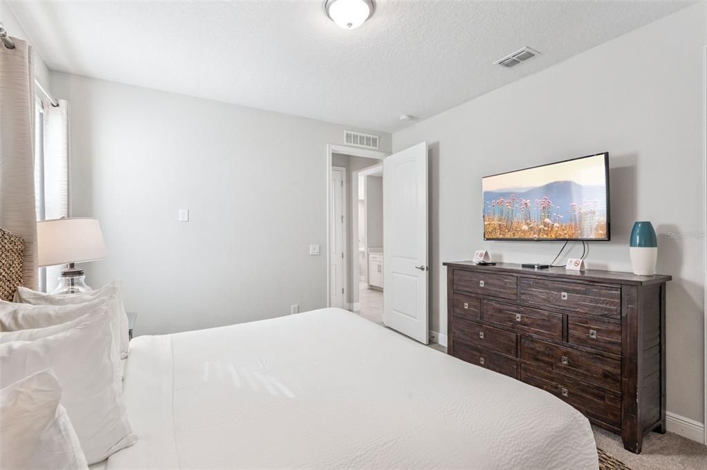 待售: $669,000 (6 贝兹, 6 浴室, 2831 平方英尺)