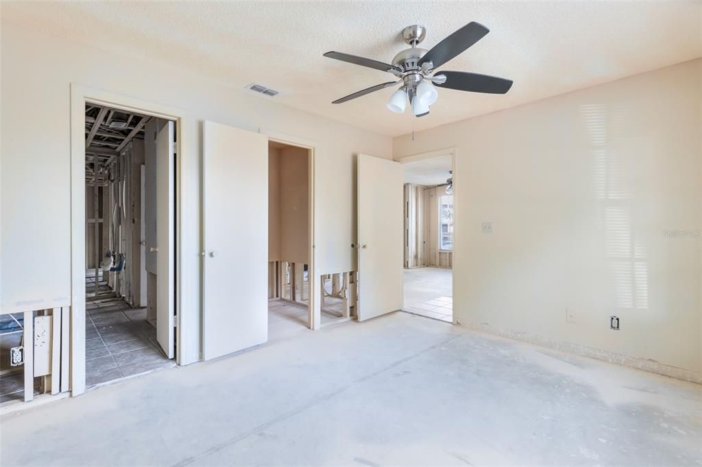 For Sale: $99,900 (2 beds, 2 baths, 934 Square Feet)