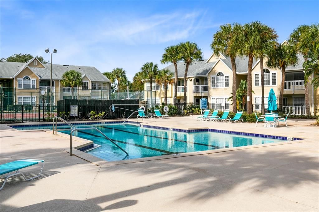 For Sale: $99,900 (2 beds, 2 baths, 934 Square Feet)