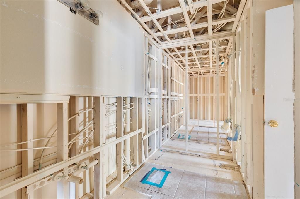 For Sale: $99,900 (2 beds, 2 baths, 934 Square Feet)