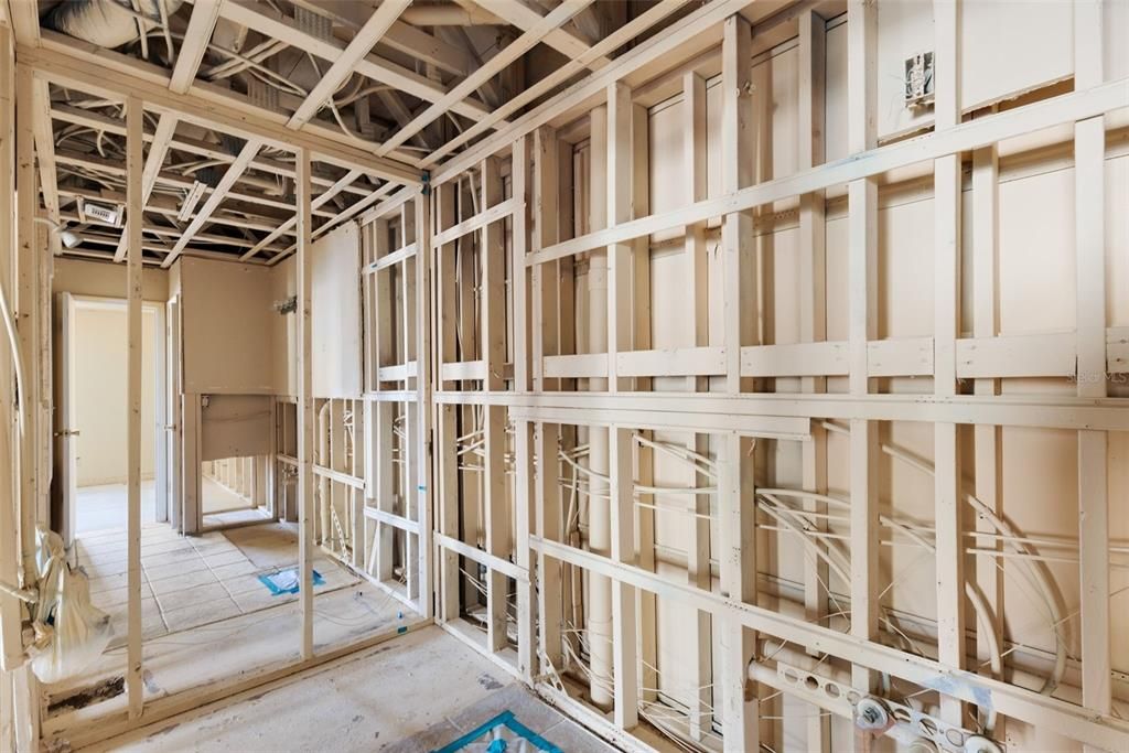 For Sale: $99,900 (2 beds, 2 baths, 934 Square Feet)