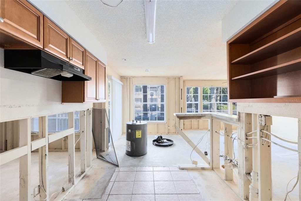 For Sale: $99,900 (2 beds, 2 baths, 934 Square Feet)