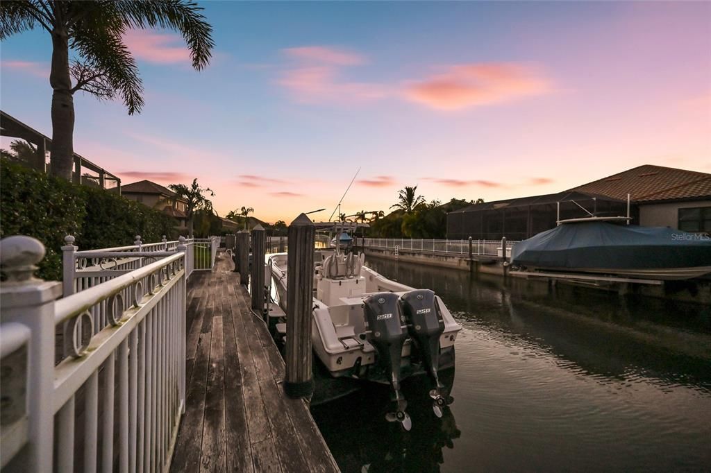 En Venta: $1,250,000 (3 camas, 2 baños, 2557 Pies cuadrados)