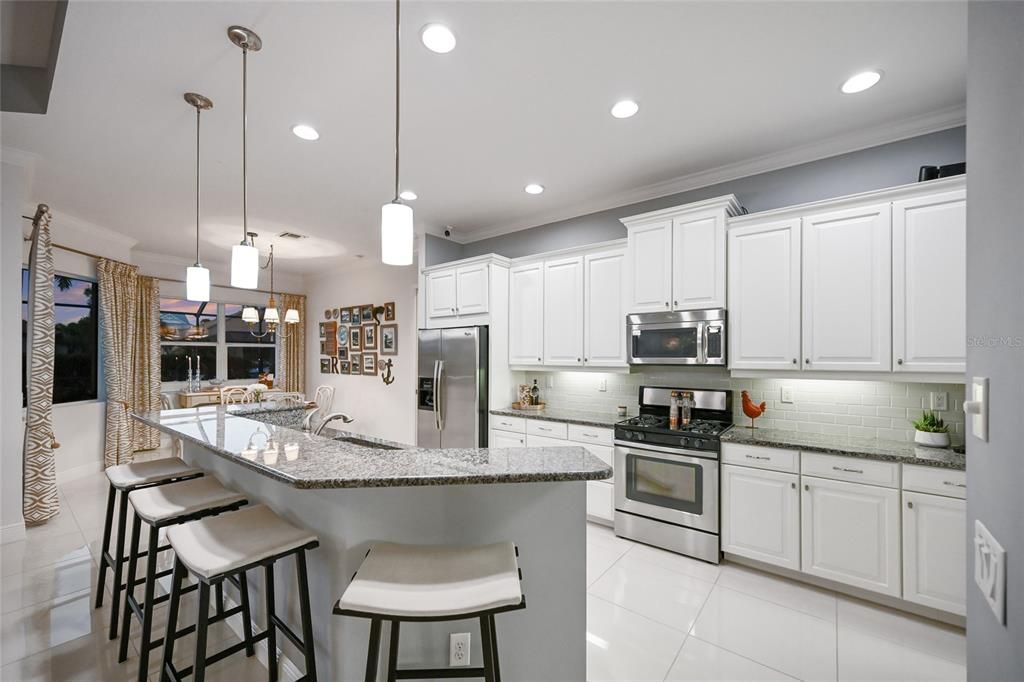 En Venta: $1,250,000 (3 camas, 2 baños, 2557 Pies cuadrados)