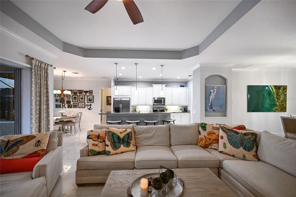 En Venta: $1,250,000 (3 camas, 2 baños, 2557 Pies cuadrados)