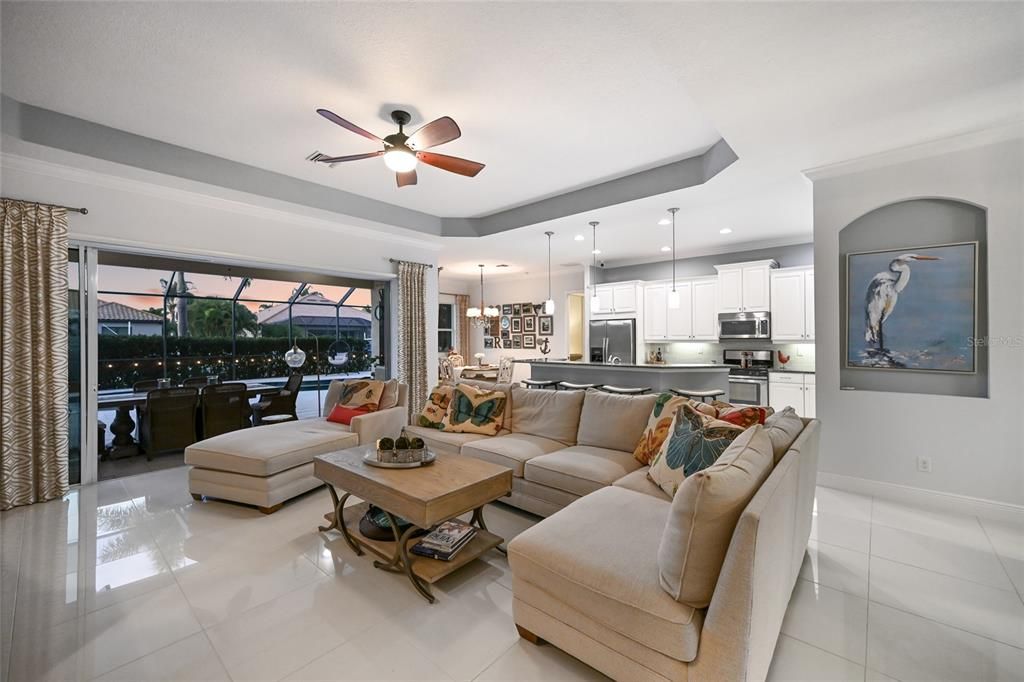 En Venta: $1,250,000 (3 camas, 2 baños, 2557 Pies cuadrados)