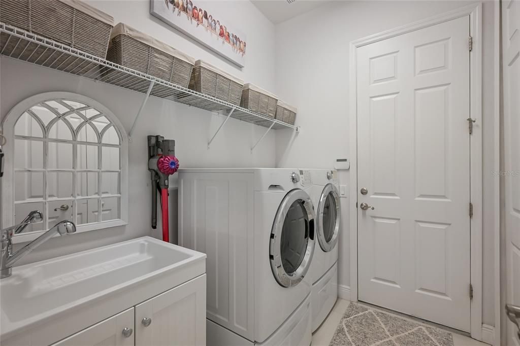 En Venta: $1,250,000 (3 camas, 2 baños, 2557 Pies cuadrados)